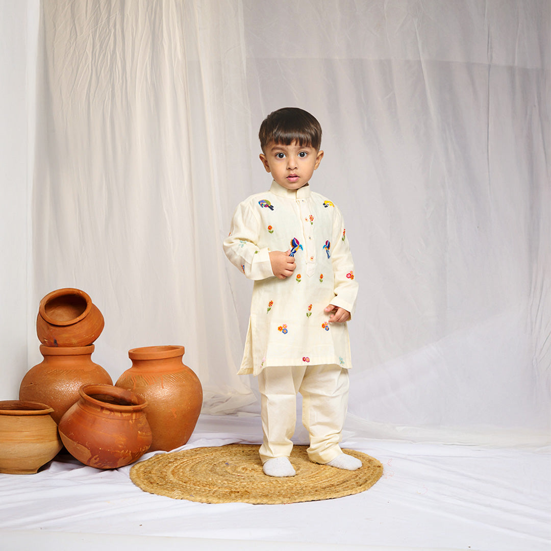 Thread Embroidered Kurta Pant Set