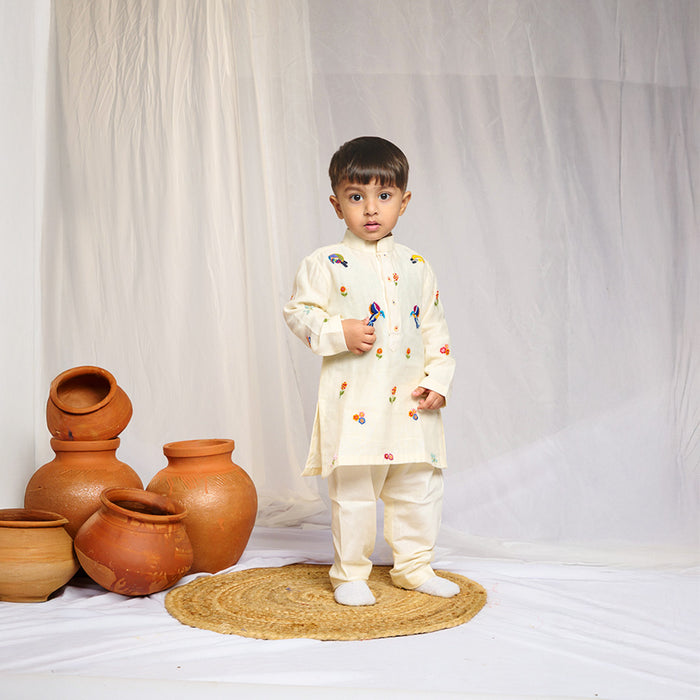 Thread Embroidered Kurta Pant Set