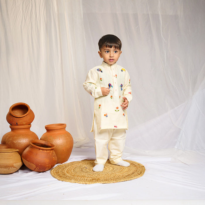 Thread Embroidered Kurta Pant Set